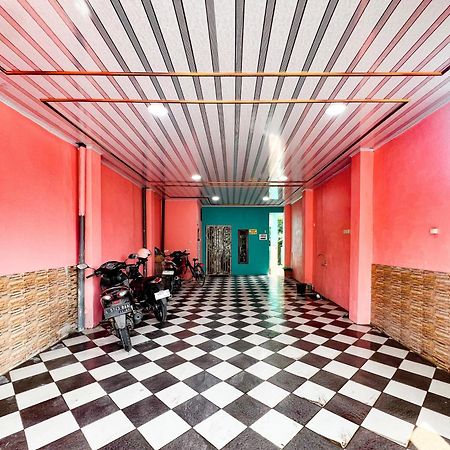 Reddoorz Near Sunrise Mall Mojokerto מראה חיצוני תמונה