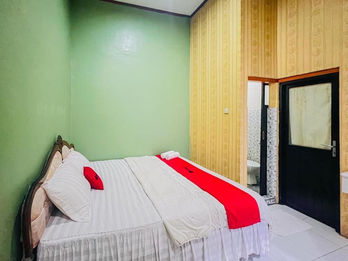 Reddoorz Near Sunrise Mall Mojokerto מראה חיצוני תמונה