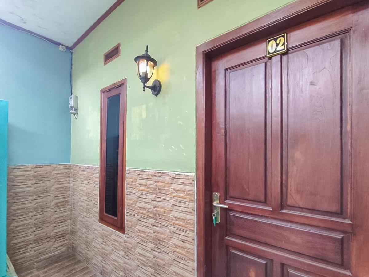 Reddoorz Near Sunrise Mall Mojokerto מראה חיצוני תמונה