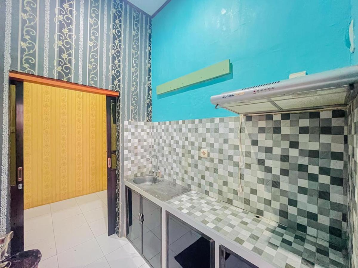 Reddoorz Near Sunrise Mall Mojokerto מראה חיצוני תמונה
