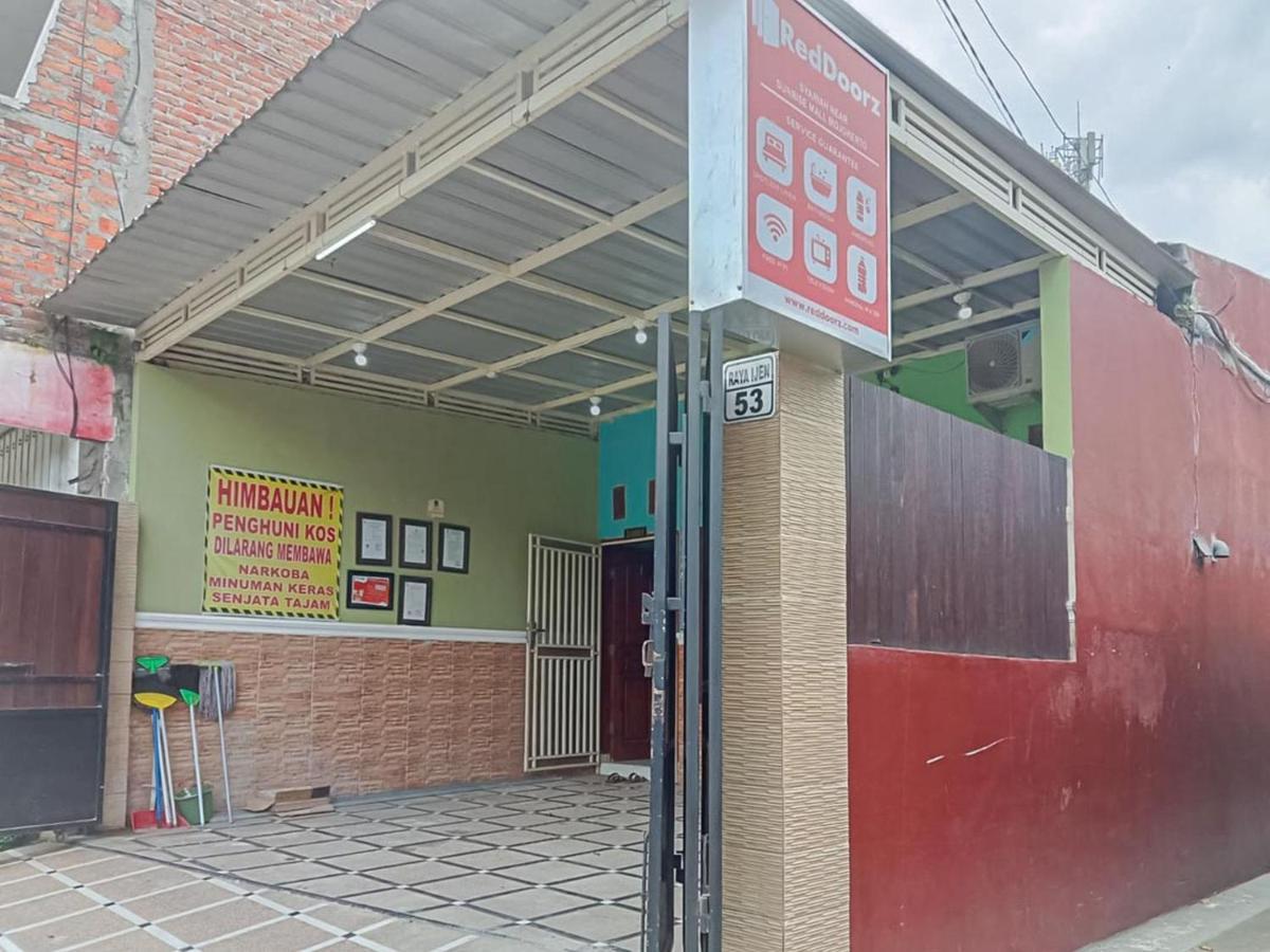Reddoorz Near Sunrise Mall Mojokerto מראה חיצוני תמונה