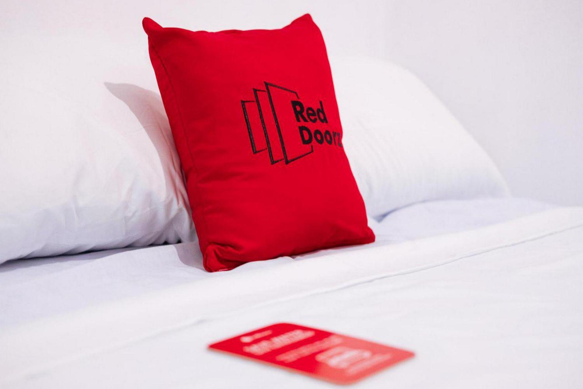 Reddoorz Near Sunrise Mall Mojokerto מראה חיצוני תמונה