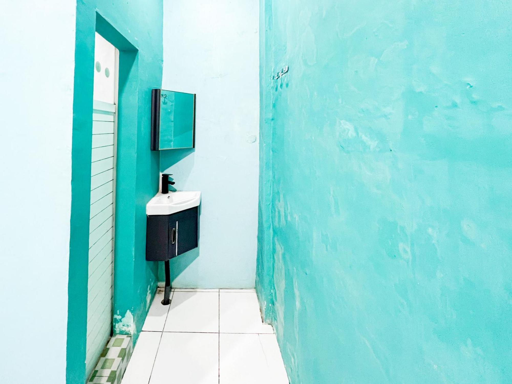 Reddoorz Near Sunrise Mall Mojokerto מראה חיצוני תמונה