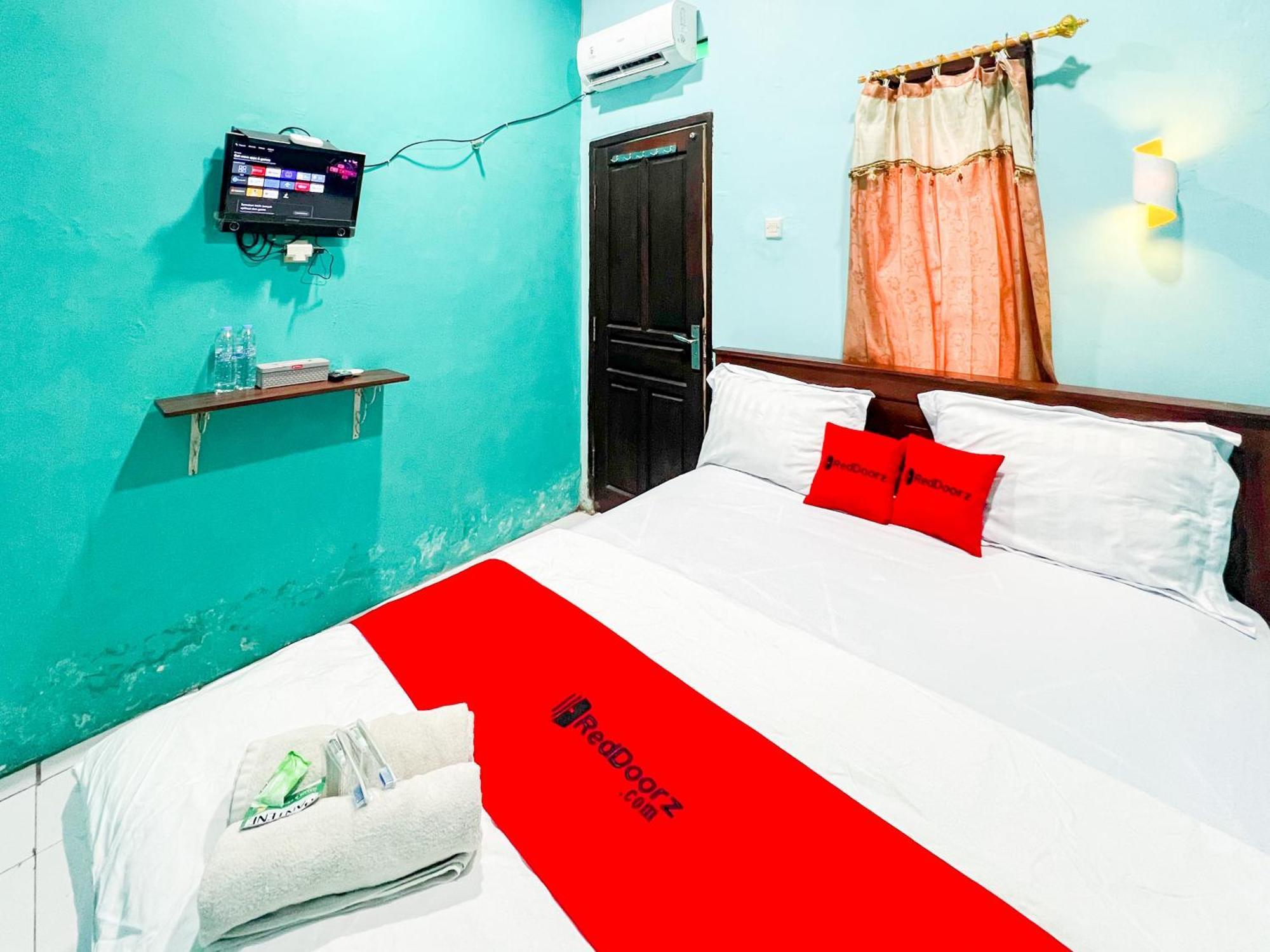 Reddoorz Near Sunrise Mall Mojokerto מראה חיצוני תמונה