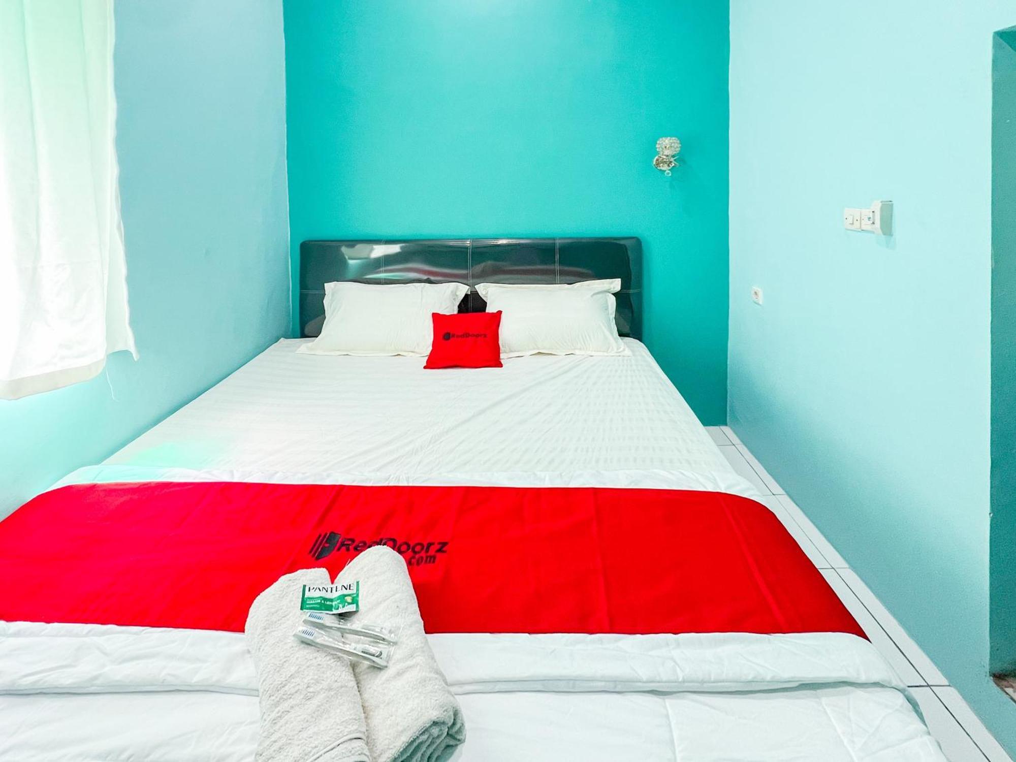 Reddoorz Near Sunrise Mall Mojokerto מראה חיצוני תמונה