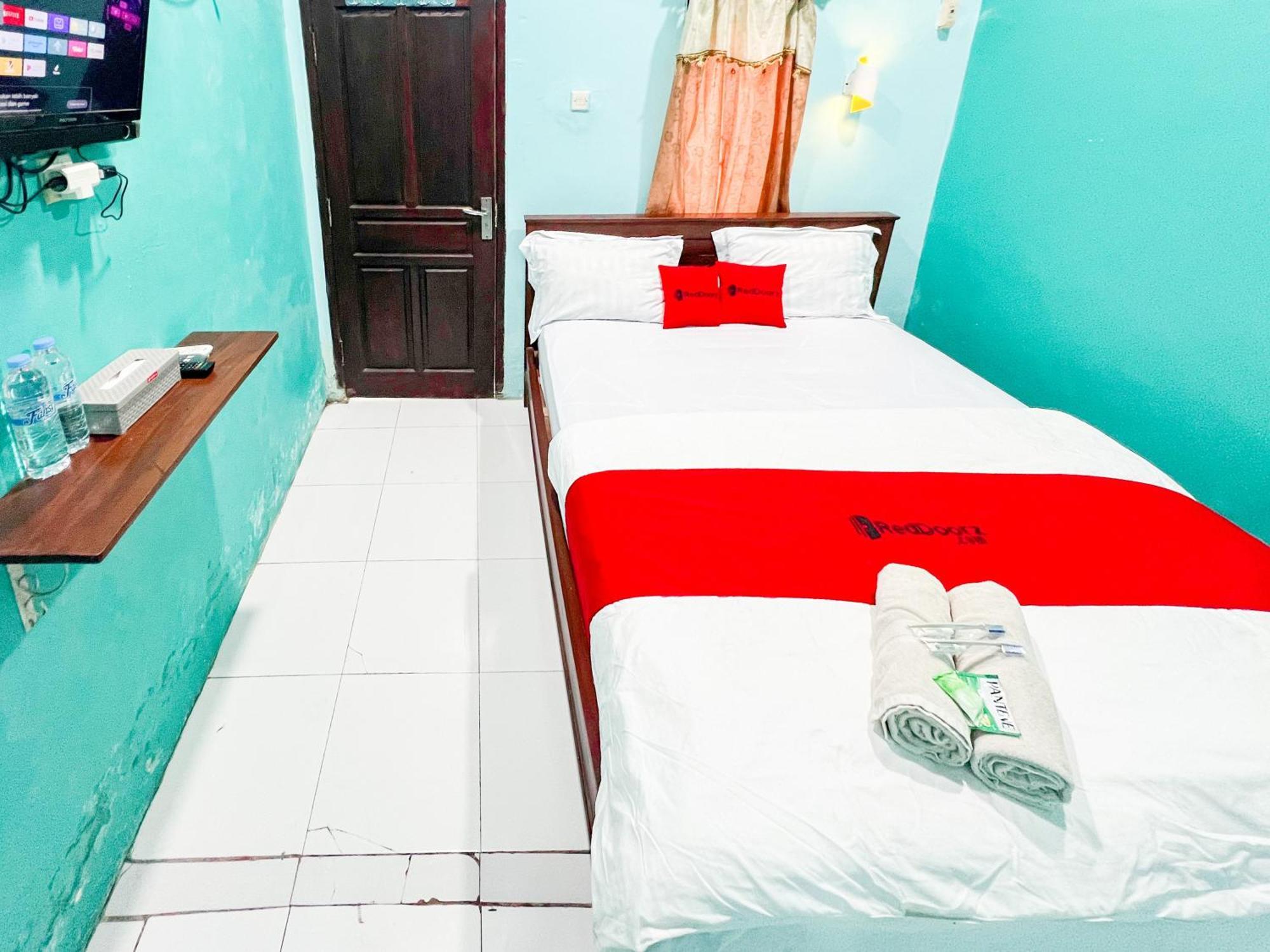 Reddoorz Near Sunrise Mall Mojokerto מראה חיצוני תמונה
